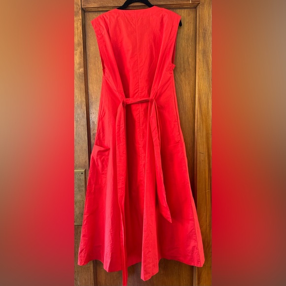 Modern Citizen Claudette Tie Waist Cotton Dress in Berry Red- Medium - Picture 4 of 7